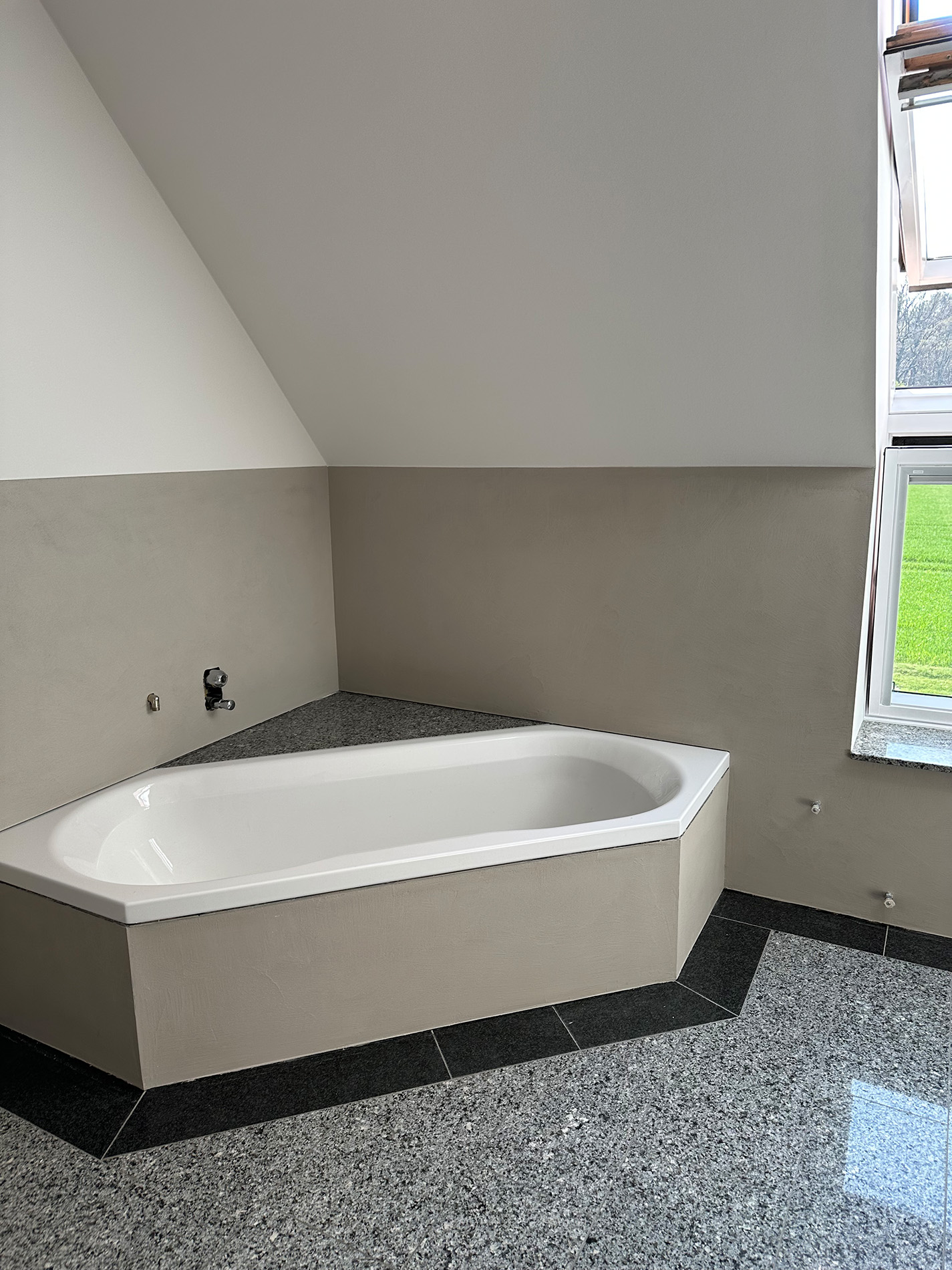 Marosia-Malerbetrieb-Warendorf-Simone-Boehmann-Badezimmer-Badewanne
