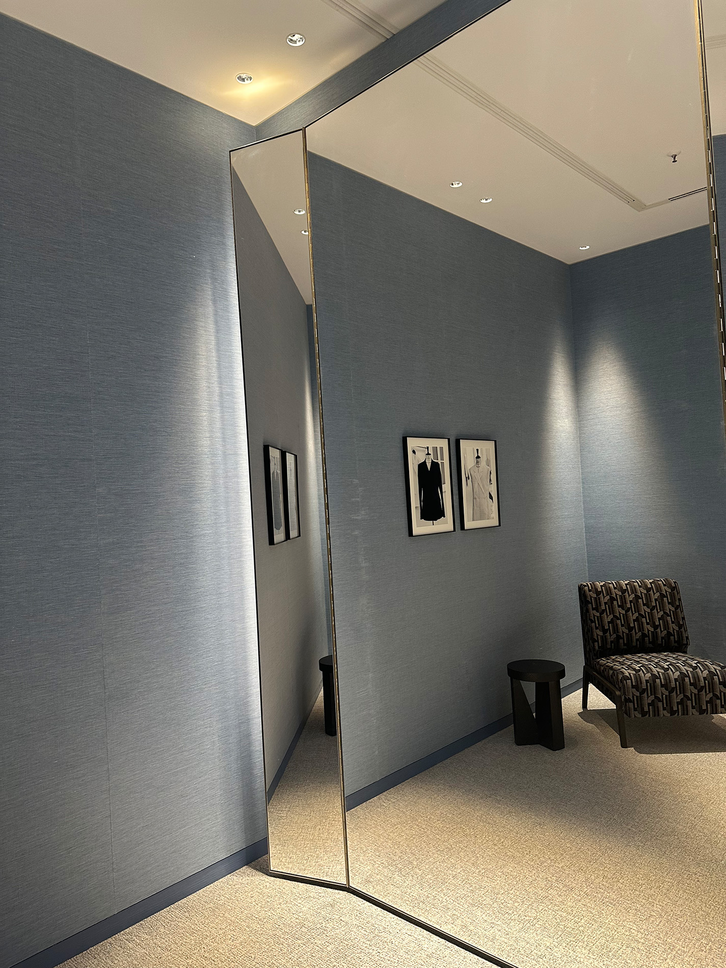 Marosia-Malerbetrieb-Warendorf-Simone-Boehmann-Raumdesign-Tapete-blau