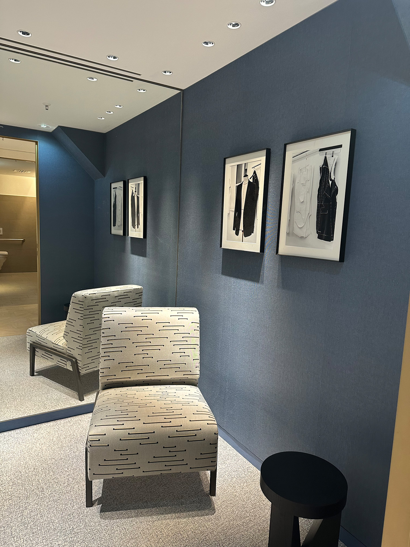 Marosia-Malerbetrieb-Warendorf-Simone-Boehmann-Raumdesign-Wand-blau