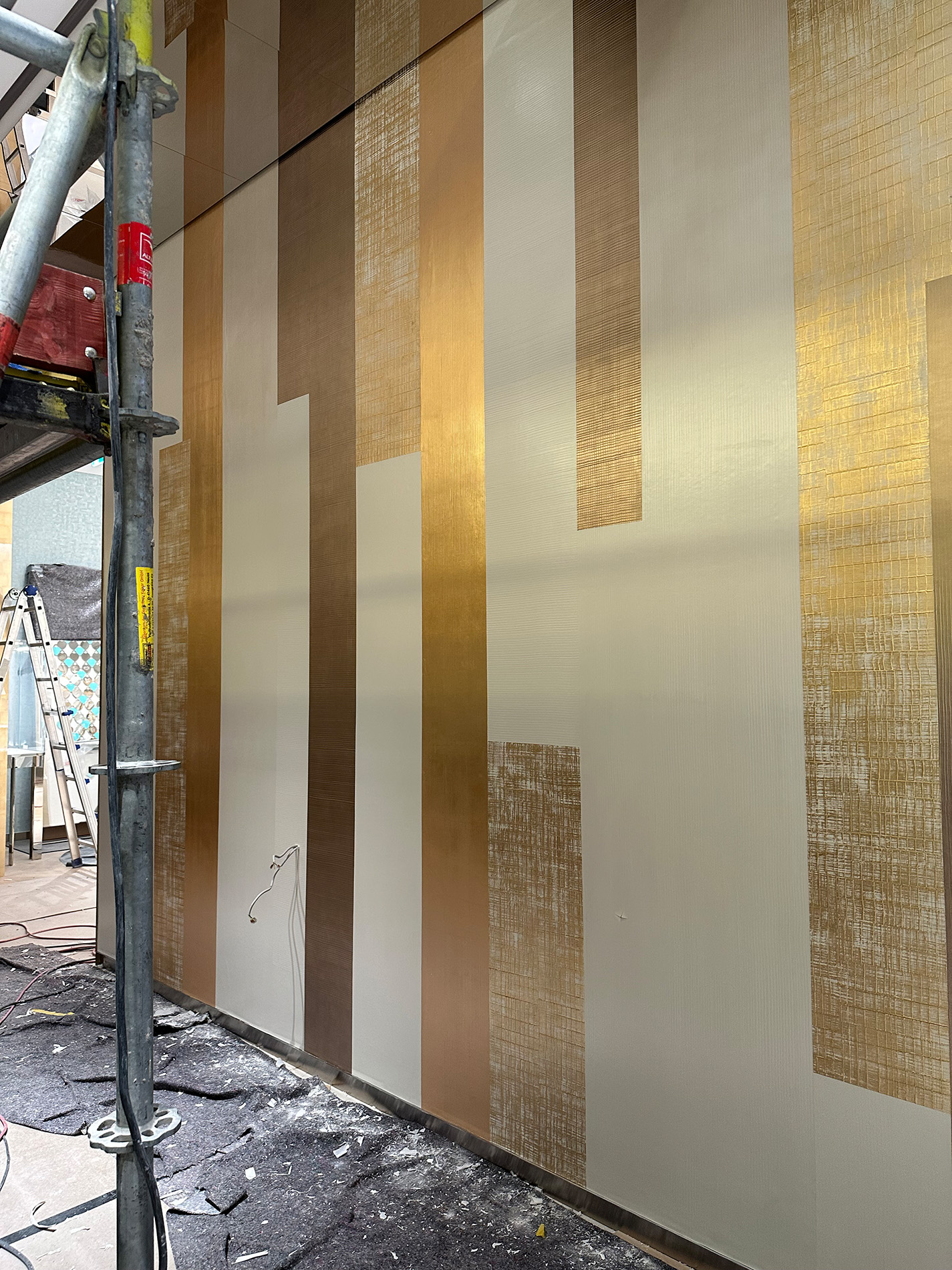 Marosia-Malerbetrieb-Warendorf-Simone-Boehmann-Wanddesign-Gold-weiss (2)